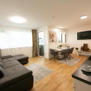 Schoenes Living Am Donauufer Apartment