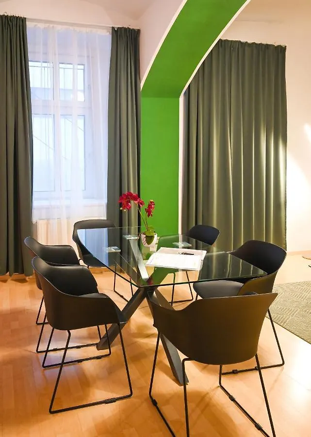 Elegant Suite Altes Akh Vienna Apartment
