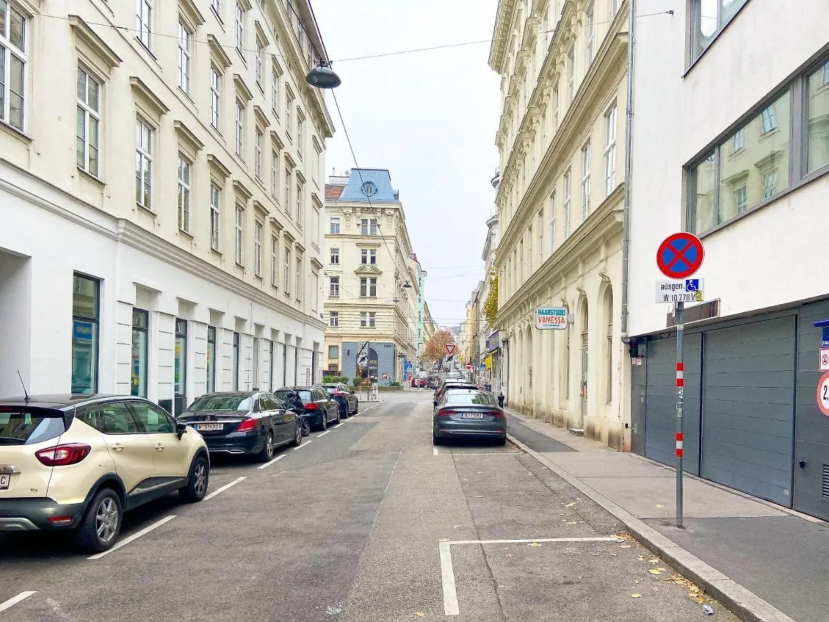 Elegant Suite Altes Akh Vienna Apartment